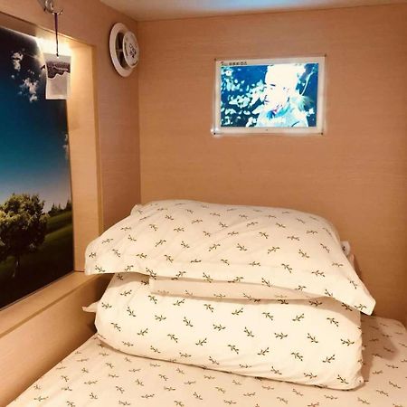 The Olive Tree Capsule Hostel Шънджън Екстериор снимка